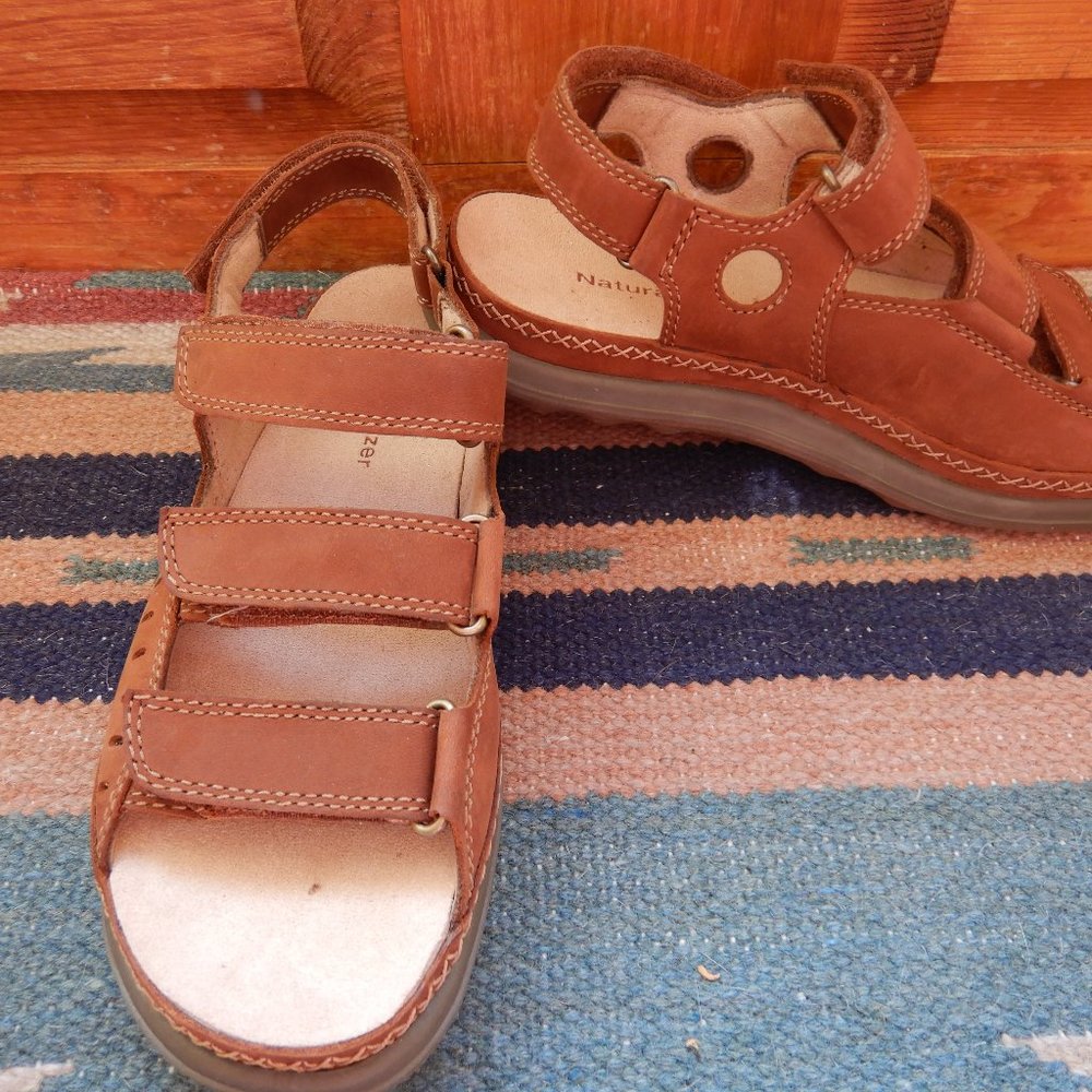 Naturalizer Leather Sandals